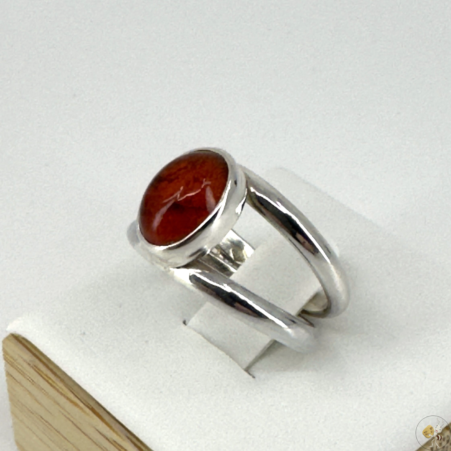 Bague artisanale en argent 950 sertie d'une opale de feu rouge profond du Mexique – création Formiga Loca-01