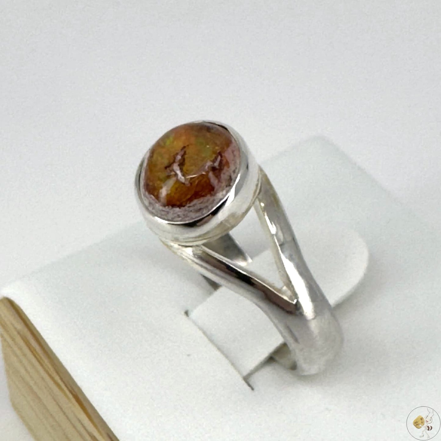Bague artisanale en argent 950 avec opale aux nuances vertes et dorées, provenant du Mexique-01