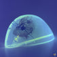 Cabochon d’ambre naturel du Mexique avec inclusion complète d’une fourmi visible en transparence-04