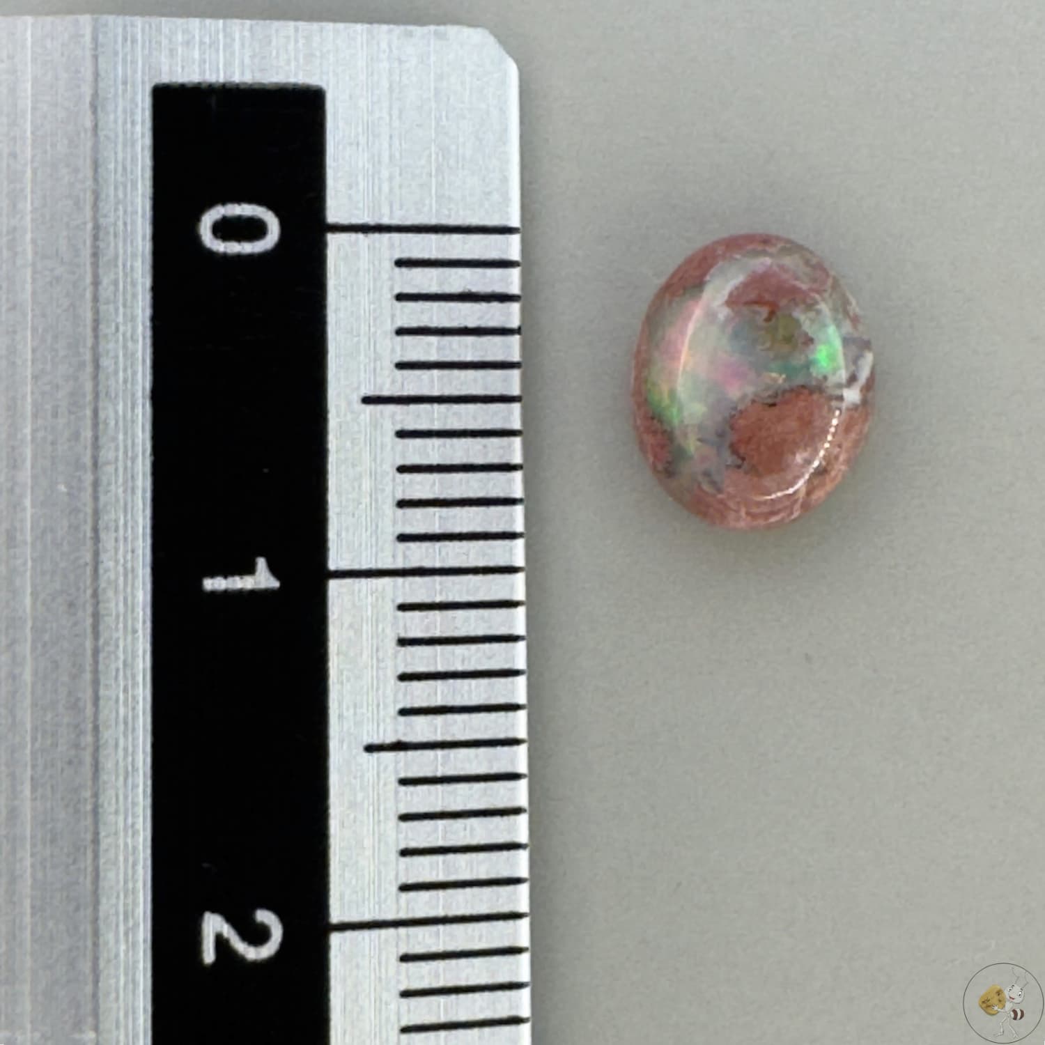 Cabochon d'opale naturelle du Mexique, poli à la main, aux reflets de feu et jeux de lumière intenses, idéal pour la bijouterie ou la collection-1