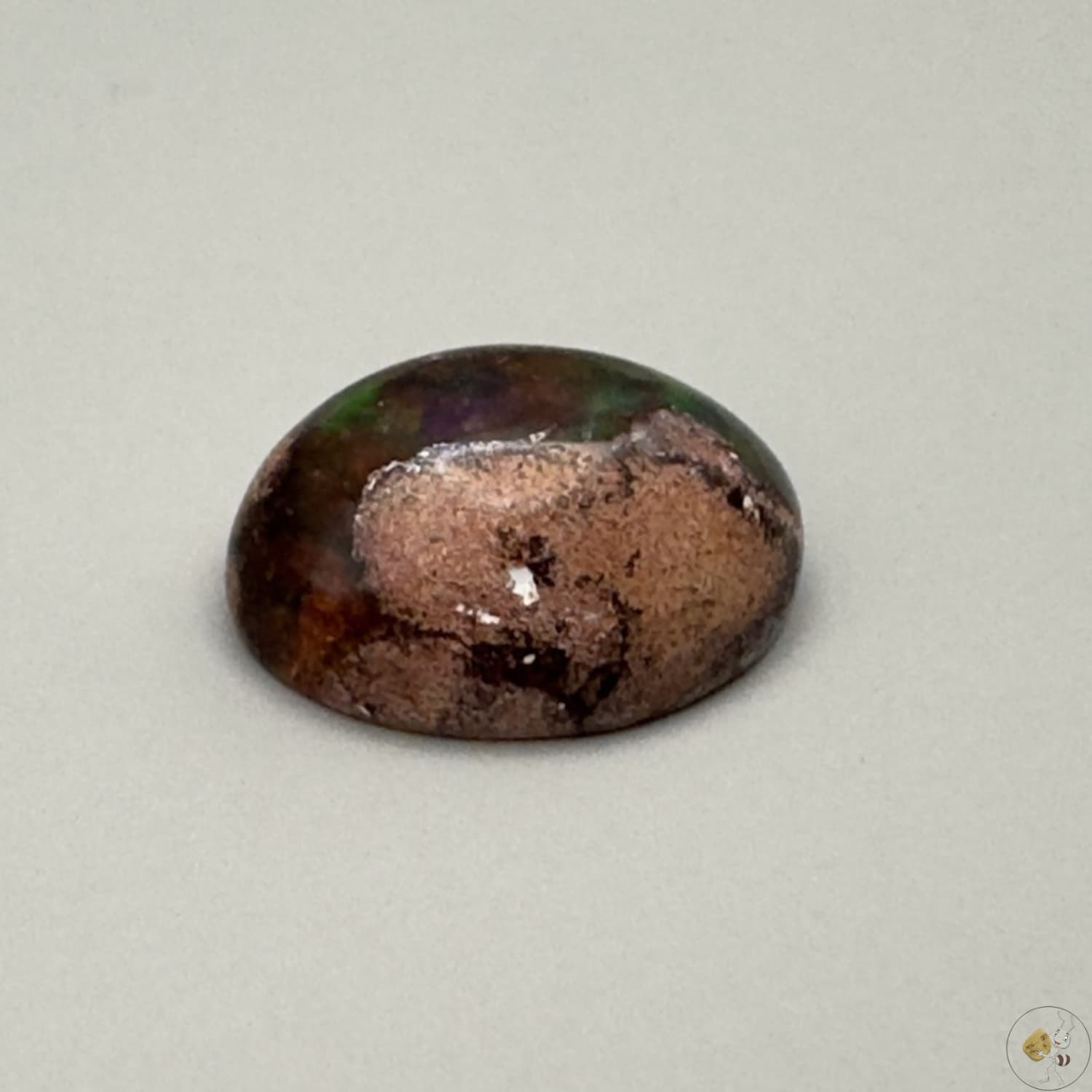 Opale noble du Mexique, aux jeux de lumière spectaculaires . Pierre naturelle unique, idéale pour la bijouterie ou la collection.