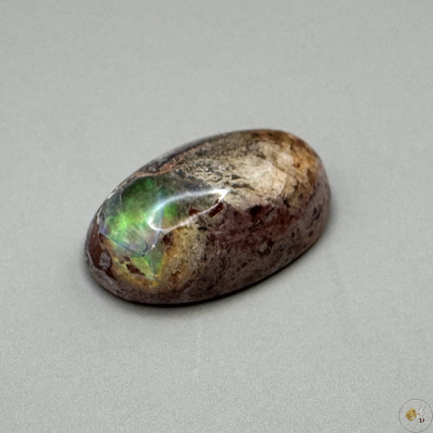 Opale noble du Mexique, aux tons chauds et brillance cristalline. Pierre naturelle unique, idéale pour la bijouterie ou la collection.