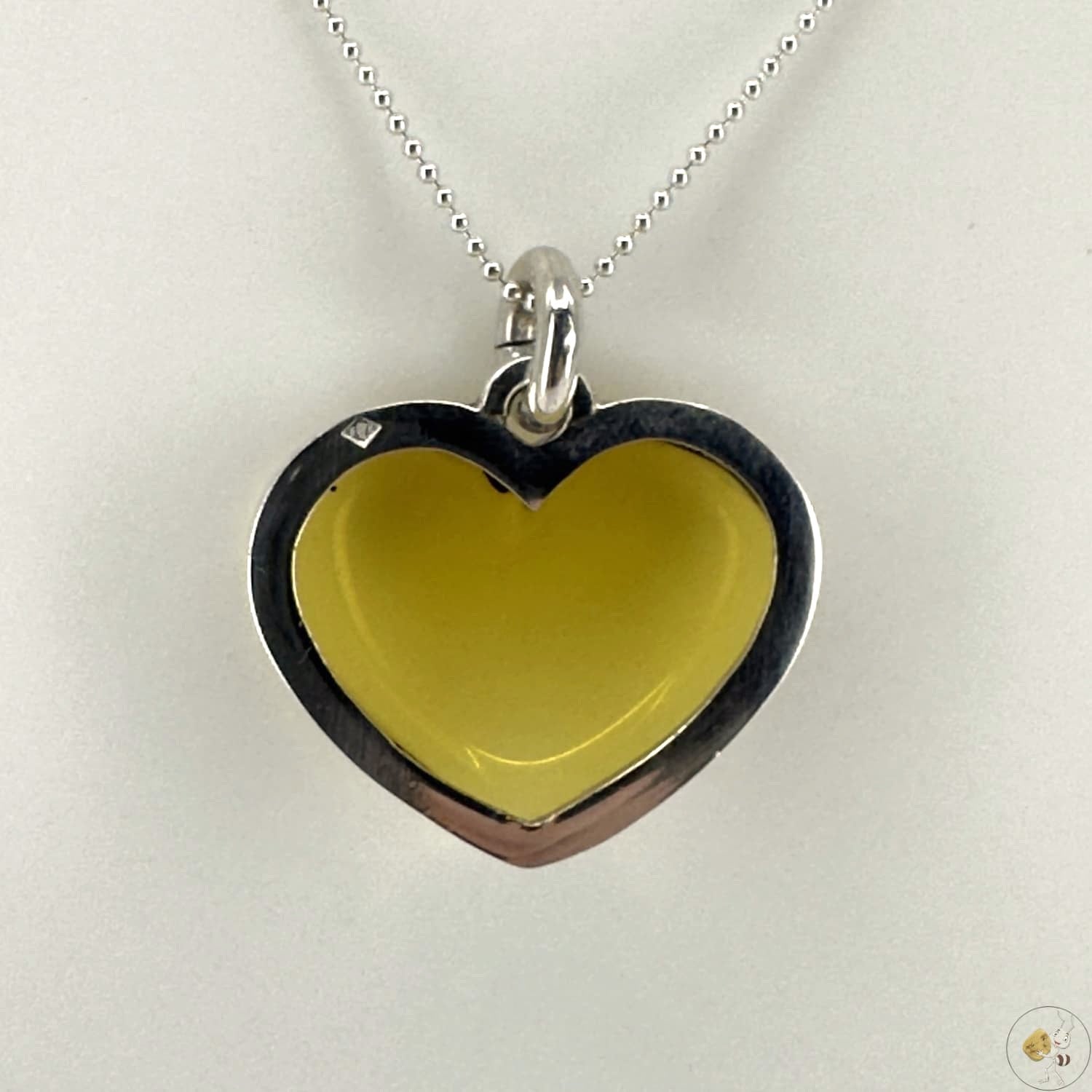 Pendentif en ambre naturelle en forme de cœur, monté sur argent 925/950 – bijou artisanal Formiga Loca-04