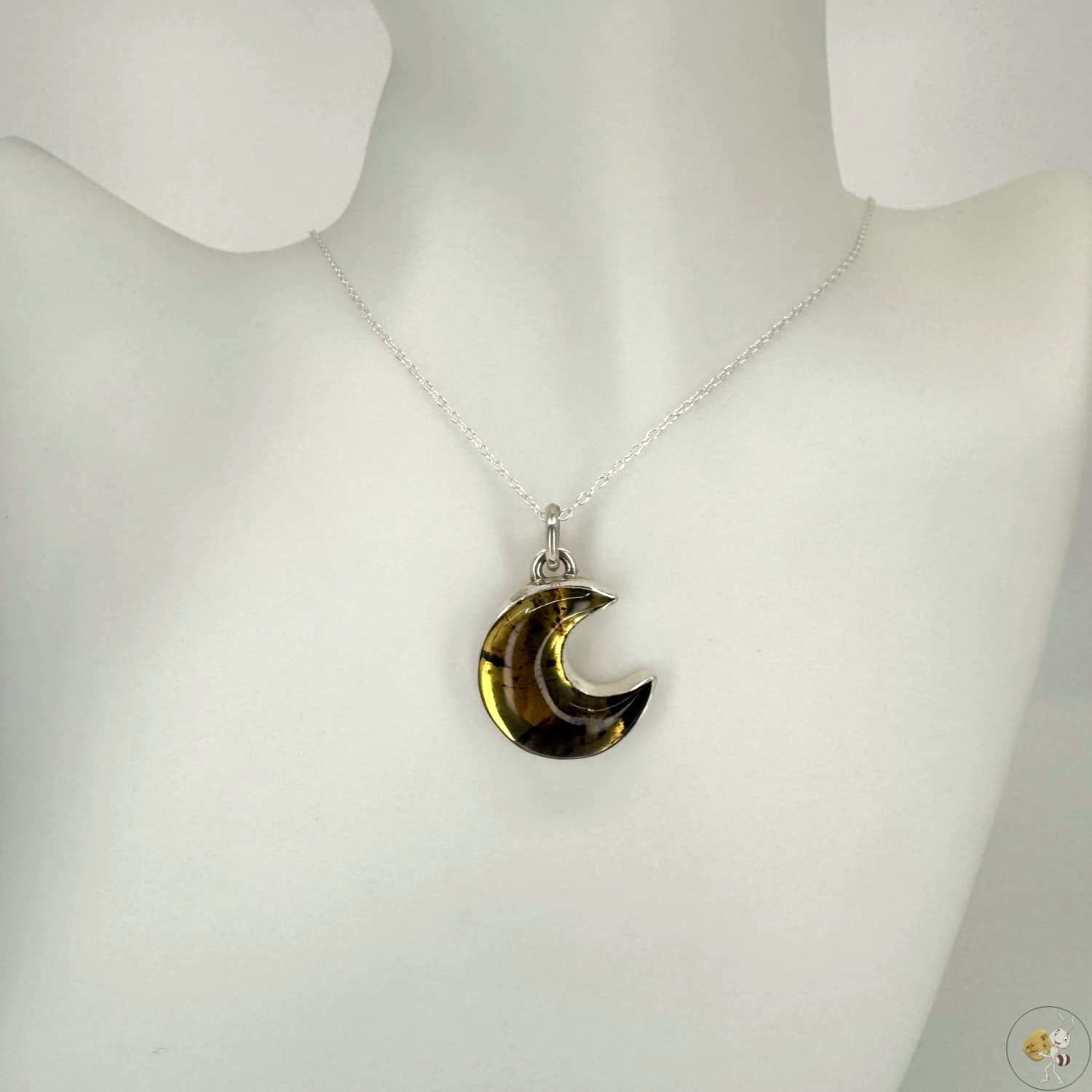 Pendentif en ambre naturelle en forme de lune, monté sur argent 925/950 – Formiga Loca-01