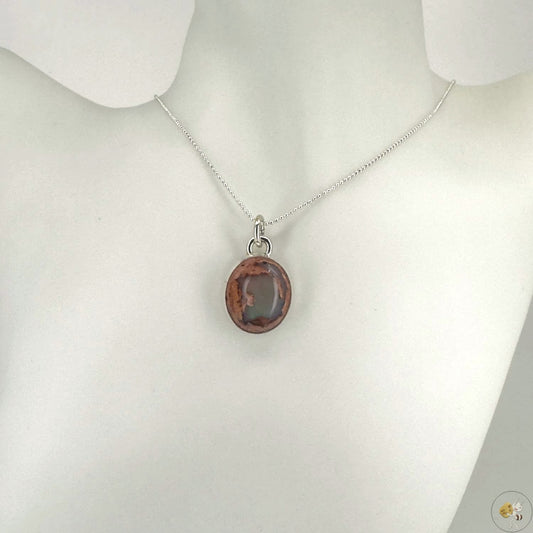 Pendentif opale noble montée sur argent 925/950 et serti d’un entourage cuivré artisanal – pièce unique Formiga Loca-01