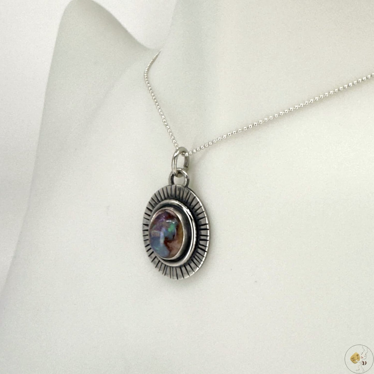 Pendentif artisanal en argent 925/950 avec opale aux reflets multicolores éclatants – Formiga Loca-02