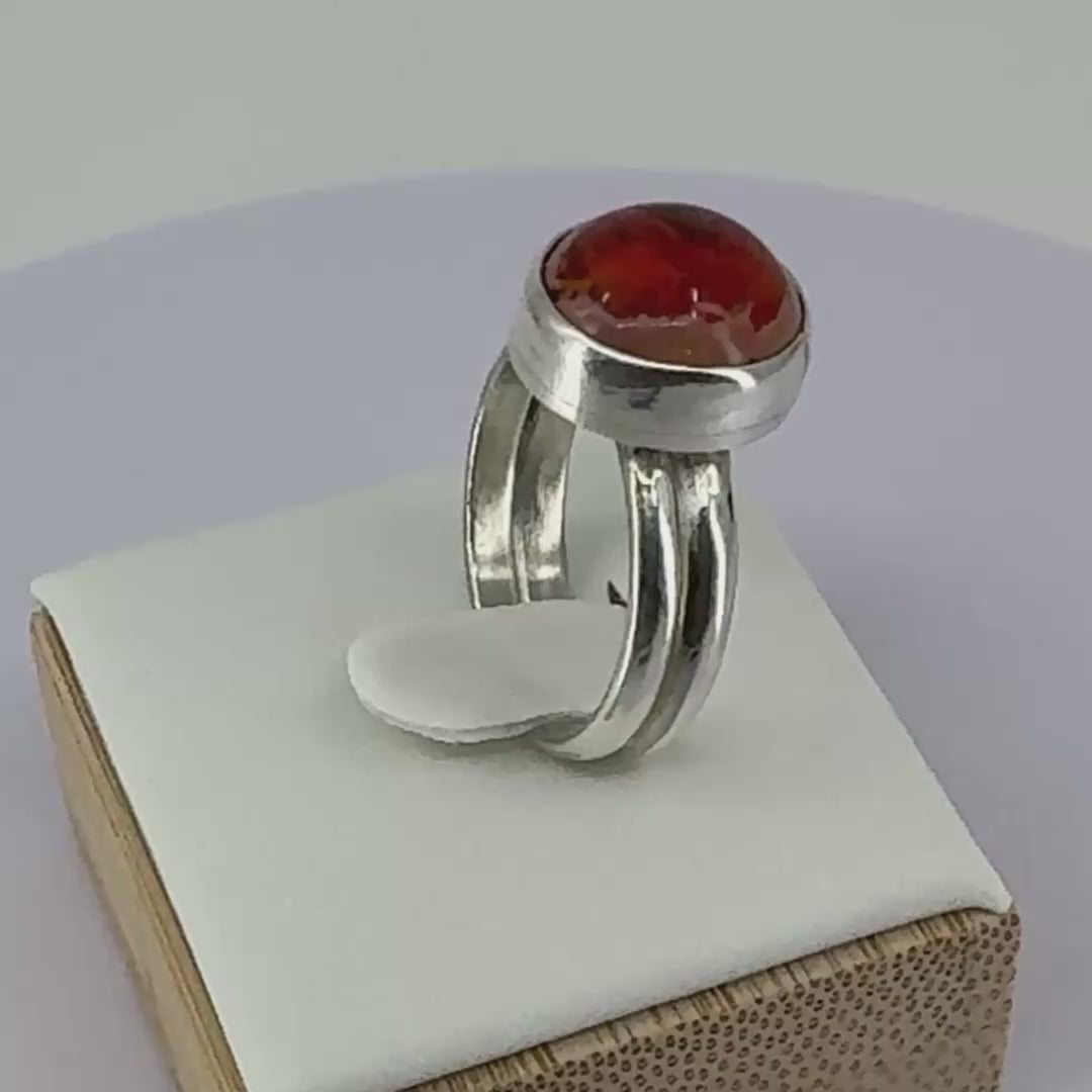Bague artisanale en argent 925/950 sertie d’une opale de feu rouge intense, origine Mexique – création Formiga Loca-05
