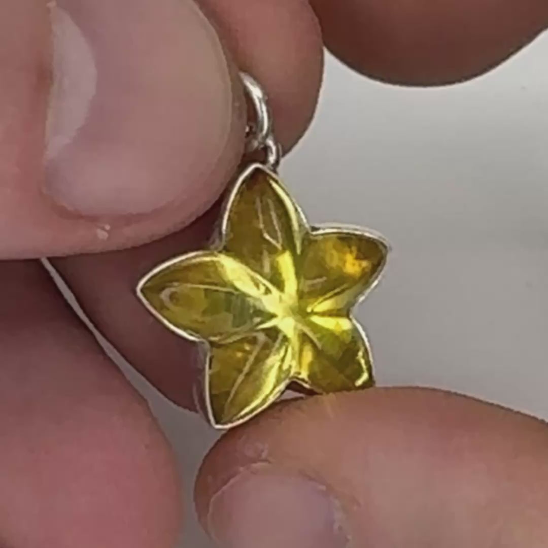 Pendentif étoile en ambre naturel monté sur argent 925/950-05